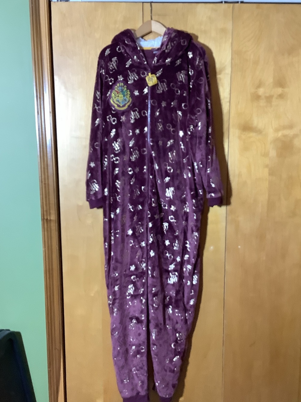 Harry Potter Hogwarts burgundy and gold onesie, size XL